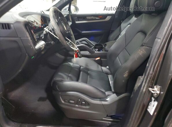 WP1AE2AY5SDA16968 2025 PORSCHE CAYENNE Charcoal წინა სალონის ხედი