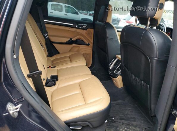 WP1AF2A28GLA40297 2016 PORSCHE CAYENNE Blue Widok komory silnika