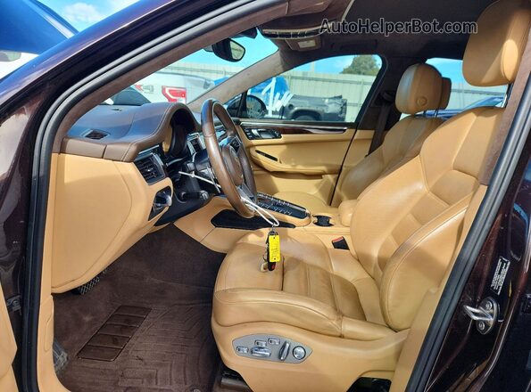 WP1AF2A50GLB94416 2016 PORSCHE MACAN Коричневый Вид салона спереди