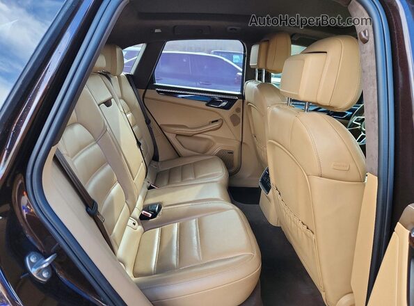 WP1AF2A50GLB94416 2016 PORSCHE MACAN Коричневый Вид задней части салона