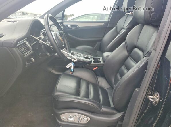 WP1AF2A53JLB70005 2018 PORSCHE MACAN Черный Вид салона спереди