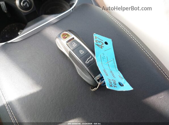 WP1AF2AY8KDA80791 2019 PORSCHE CAYENNE Белый Вид панели приборов
