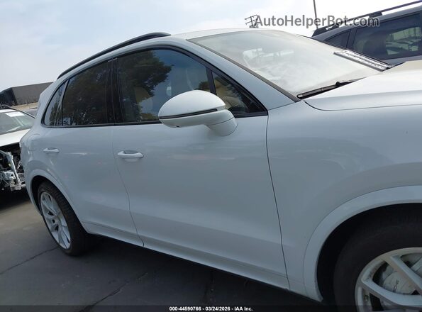 WP1AF2AY8KDA80791 2019 PORSCHE CAYENNE Белый Вид задней части салона