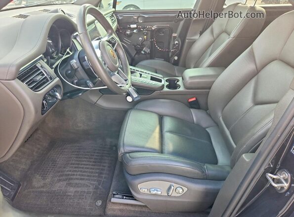WP1AG2A52MLB53472 2021 PORSCHE MACAN Черный Вид салона спереди