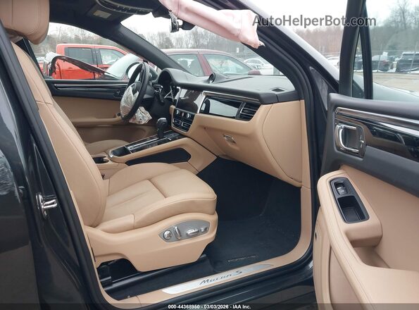WP1AG2A5XSLB42068 2025 PORSCHE MACAN Серый Вид салона спереди