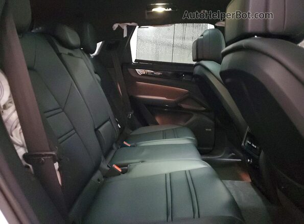 WP1AG2AY4SDA24568 2025 PORSCHE CAYENNE Белый Вид задней части салона