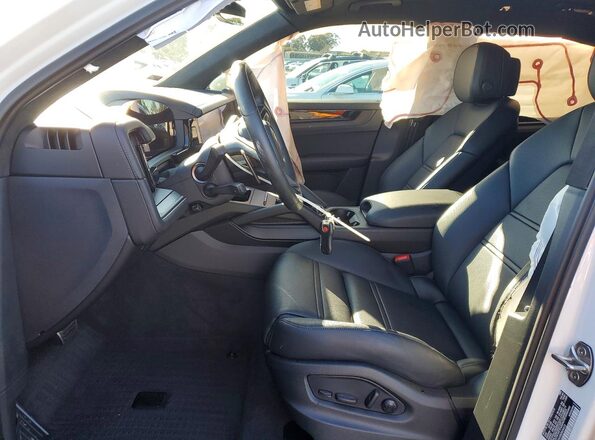 WP1AG2AY8SDA24413 2025 PORSCHE CAYENNE Белый Вид салона спереди