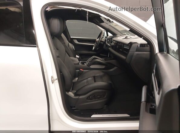 WP1BA2AY1RDA56488 2024 PORSCHE CAYENNE Белый Вид салона спереди