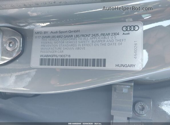 WUABWGFF6J1903716 2018 AUDI RS3 Gray Vista del compartimento del motor