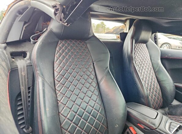 WUAVACFX9H7905058 2017 AUDI R8 Gray Vista de los asientos traseros