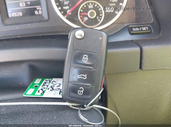 WVGAV7AX2HK036942 2017 VOLKSWAGEN TIGUAN Синий Вид панели приборов