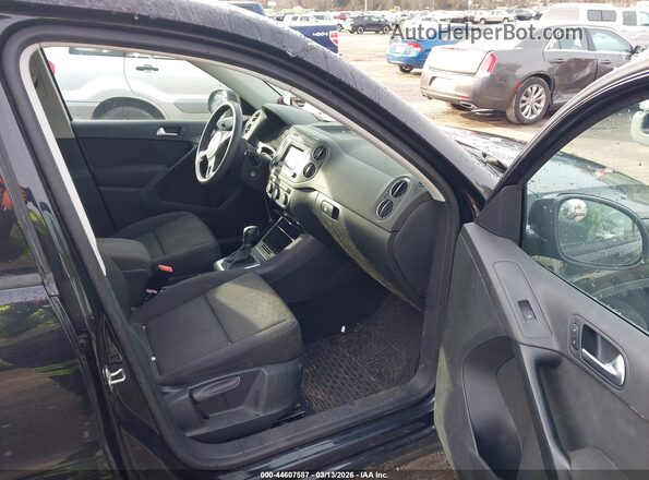 WVGAV7AX2JK001596 2018 VOLKSWAGEN TIGUAN Черный Вид салона спереди