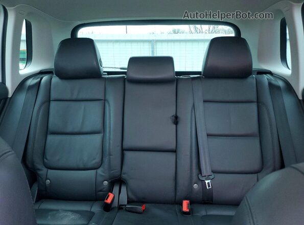 WVGAV7AX5GW615995 2016 VOLKSWAGEN TIGUAN Silver Հետևի նստատեղերի տեսք