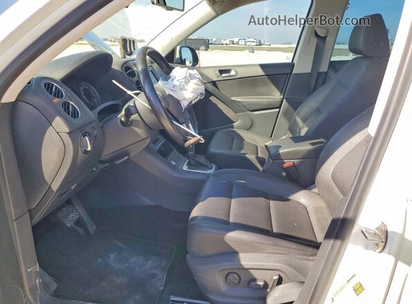 WVGAV7AX8GW506480 2016 VOLKSWAGEN TIGUAN Белый Вид салона спереди