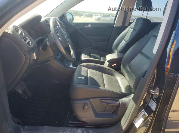 WVGAV7AX8HK033902 2017 VOLKSWAGEN TIGUAN Черный Вид салона спереди