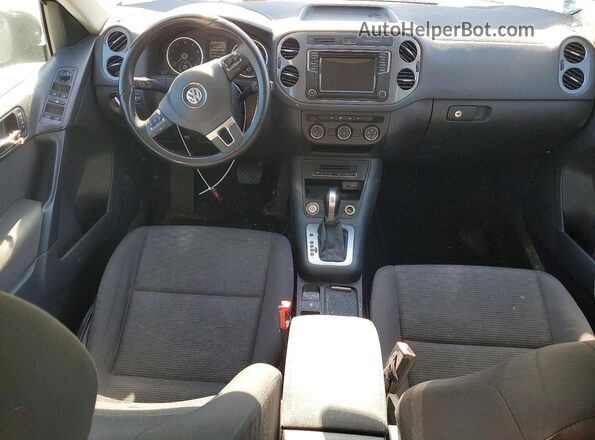 WVGAV7AX9JK000476 2018 VOLKSWAGEN TIGUAN Черный Вид панели приборов