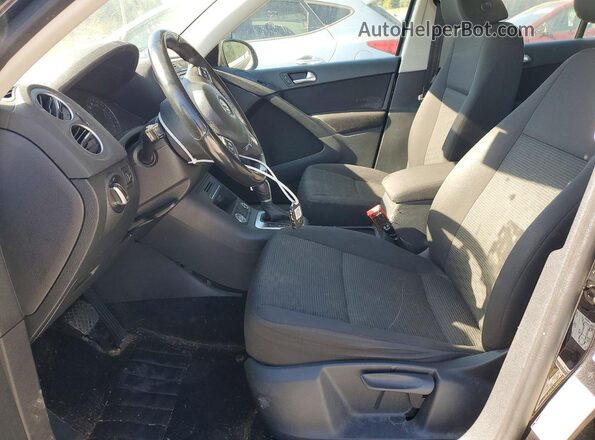 WVGAV7AX9JK000476 2018 VOLKSWAGEN TIGUAN Черный Вид салона спереди