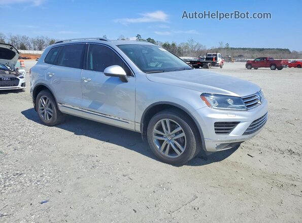 WVGEF9BP7GD001843 2016 VOLKSWAGEN TOUAREG Серебряный Передняя правая четверть