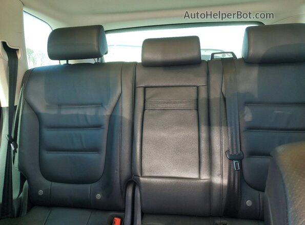 WVGEF9BP7GD001843 2016 VOLKSWAGEN TOUAREG Серебряный Вид задних сидений