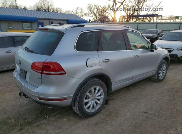 WVGEF9BP7GD010185 2016 VOLKSWAGEN TOUAREG Серебряный Задняя правая четверть