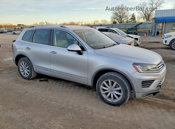 WVGEF9BP7GD010185 2016 VOLKSWAGEN TOUAREG Серебряный Передняя правая четверть