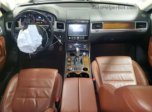WVGEF9BP7GD012700 2016 VOLKSWAGEN TOUAREG Белый Вид панели приборов