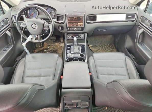 WVGEP9BP5GD005967 2016 VOLKSWAGEN TOUAREG Синий Вид панели приборов
