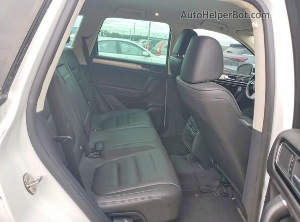 WVGEP9BP6GD002883 2016 VOLKSWAGEN TOUAREG Белый Панорамный вид салона 360°