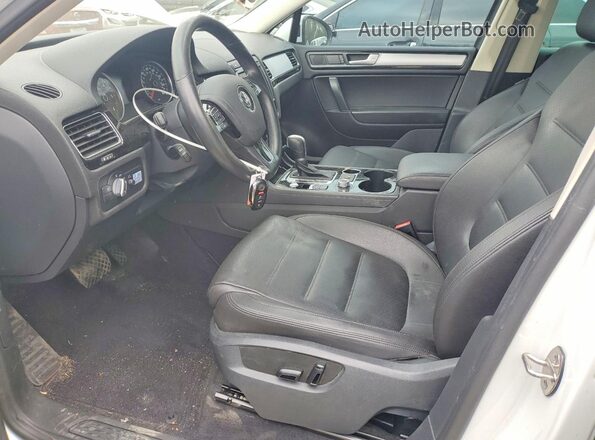WVGEP9BP6GD002883 2016 VOLKSWAGEN TOUAREG Белый Вид задних сидений