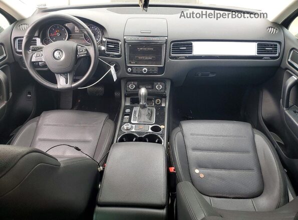 WVGEP9BP6GD002883 2016 VOLKSWAGEN TOUAREG Белый Вид задней части салона