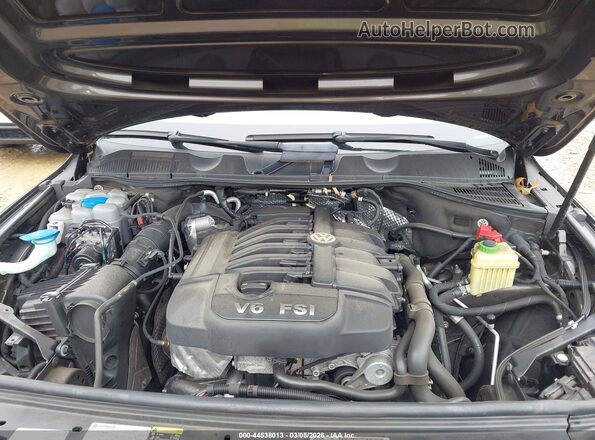 WVGGF7BP7HD005888 2017 VOLKSWAGEN TOUAREG Серый Вид сзади