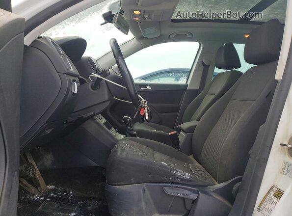 WVGJV7AX5GW592766 2016 VOLKSWAGEN TIGUAN Белый Вид салона спереди