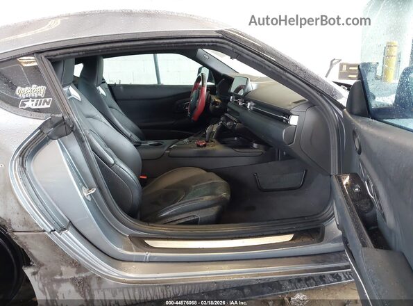 WZ1DB0C01MW042205 2021 TOYOTA GR SUPRA Silver Widok wnętrza z przodu