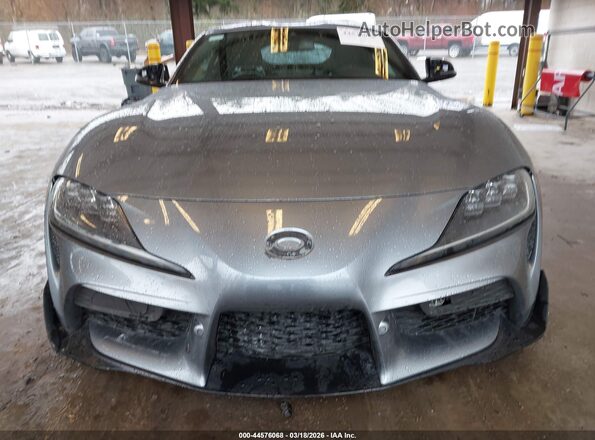 WZ1DB0C01MW042205 2021 TOYOTA GR SUPRA Silver Widok zestawu wskaźników