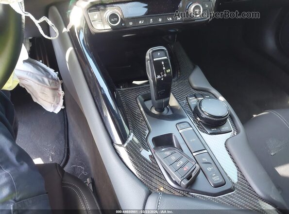 WZ1DB0C05MW040215 2021 TOYOTA GR SUPRA Красный Вид панели приборов