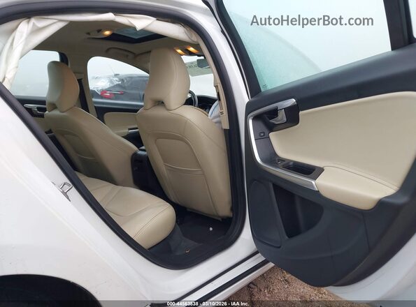 YV126MFL0H2422876 2017 VOLVO S60 Белый Вид наклейки с VIN-кодом
