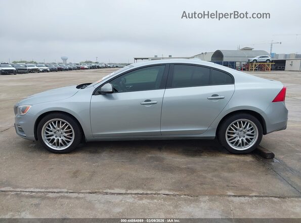 YV126MFL2J2455142 2018 VOLVO S60 Серебряный Панорамный вид салона 360°