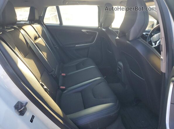 YV140MEJ6H1352686 2017 VOLVO V60 Белый Вид задних сидений