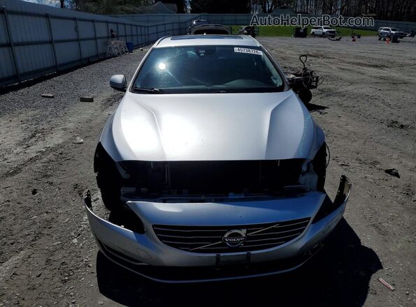 YV140MEK4G1291863 2016 VOLVO V60 Серебряный Вид спереди