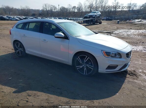 YV149MSS3H1333984 2017 VOLVO V60 White Przód prawy