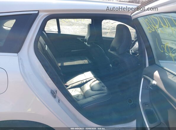 YV149MSS3H1333984 2017 VOLVO V60 White Widok naklejki z numerem VIN