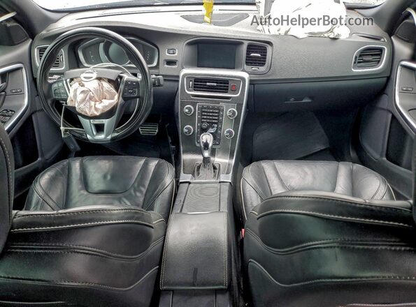 YV149MTS7H2438651 2017 VOLVO S60 Blue Dashboard view