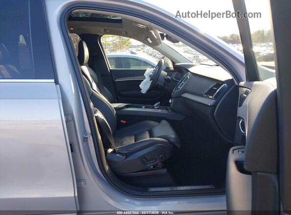 YV4062JF5R1152552 2024 VOLVO XC90 Серебряный Вид салона спереди