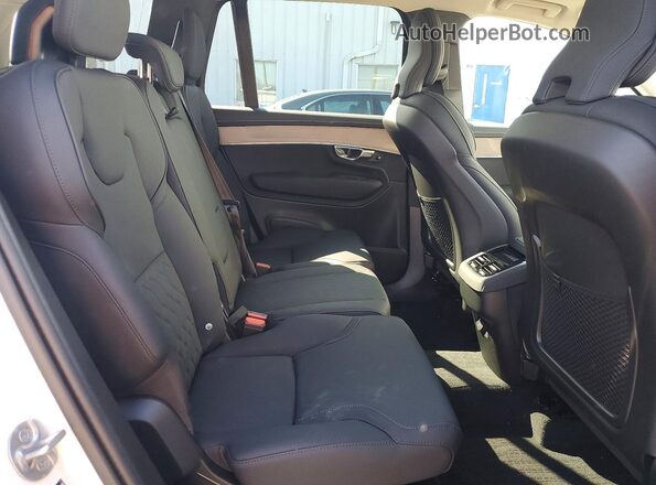 YV4062PA1S1370778 2025 VOLVO XC90 White უკანა სალონის ხედი