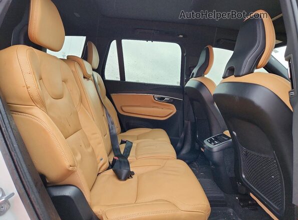 YV4062PA7P1948664 2023 VOLVO XC90 White Вид задньої частини салону