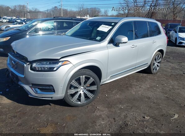 YV4062PFXR1173999 2024 VOLVO XC90 Silver Vista tres cuartos delantera izquierda