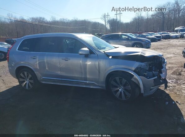 YV4062PFXR1173999 2024 VOLVO XC90 Silver Vista interior trasera
