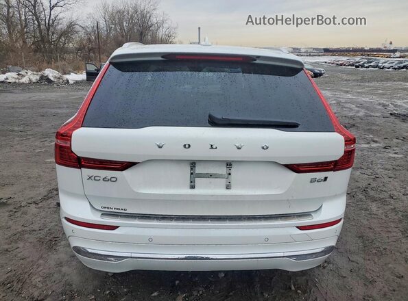 YV4062RL3N1083736 2022 VOLVO XC60 White Widok z tyłu