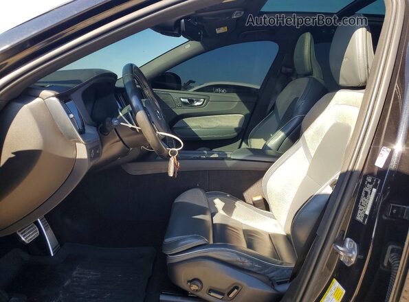 YV4102DM2L1508074 2020 VOLVO XC60 Черный Вид салона спереди