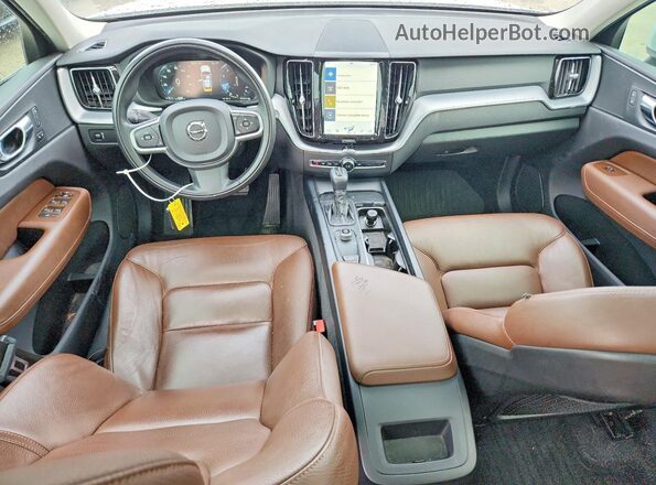 YV4102RK3J1029893 2018 VOLVO XC60 Белый Вид панели приборов